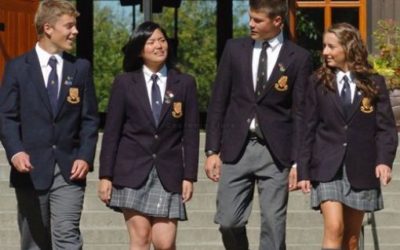 L’uniforme est-il la solution pour imposer une tenue républicaine ?